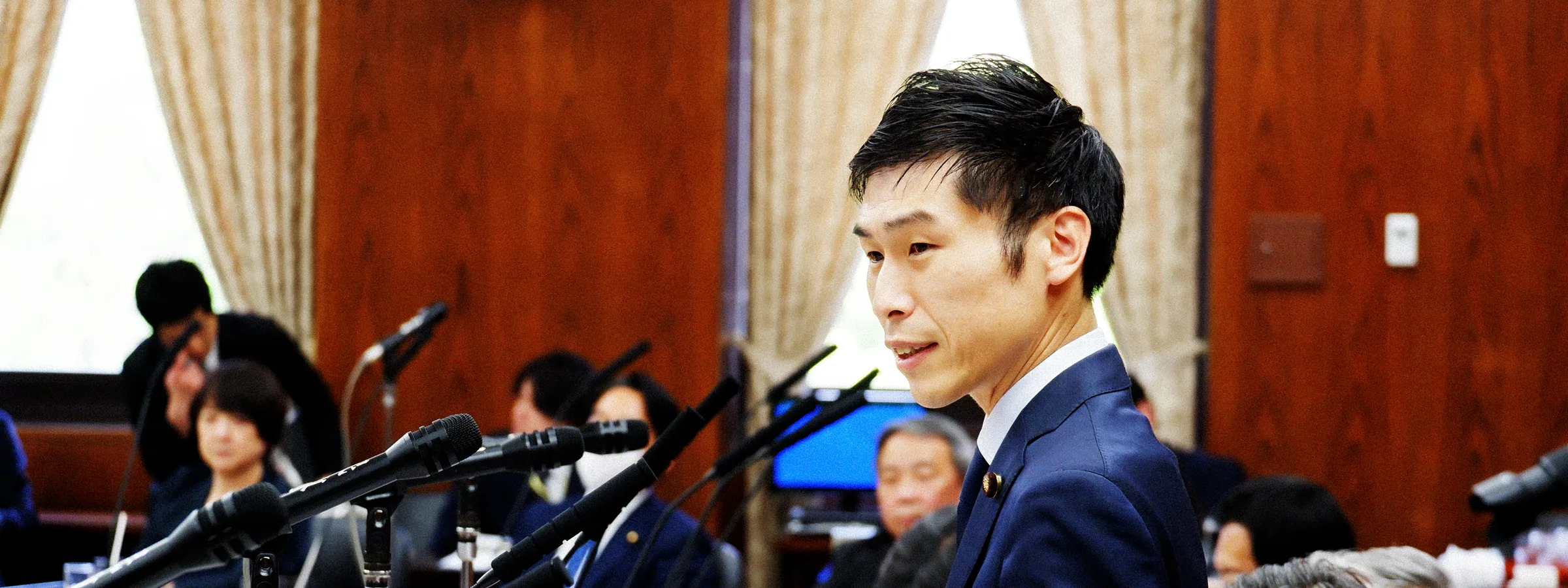 山添拓 写真